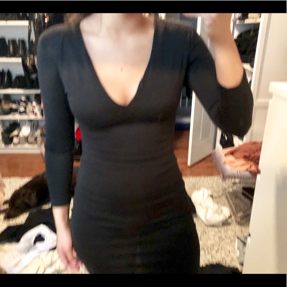 Black v neck midi dresss - Picture 4 of 8